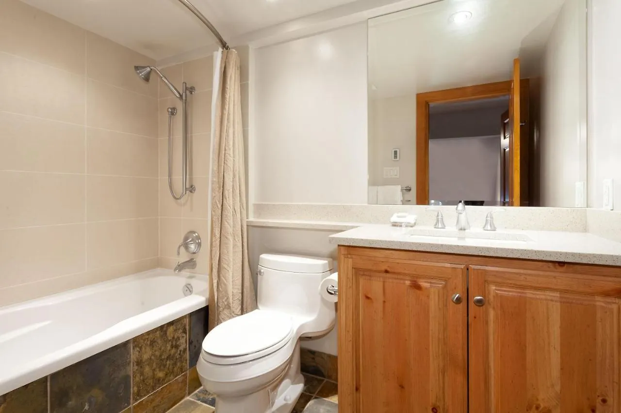 Painted Cliff 25 | Family-Sized Ski-In, Ski-Out Townhome W/ Shared Hot Tub & Log Fire Whistler Canada