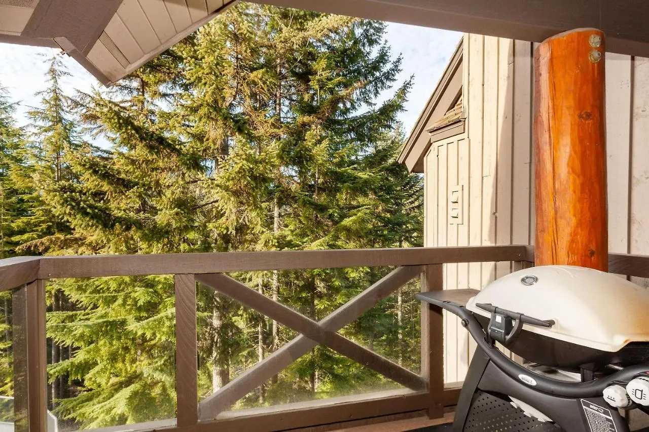 Painted Cliff 25 | Family-Sized Ski-In, Ski-Out Townhome W/ Shared Hot Tub & Log Fire Whistler Canada
